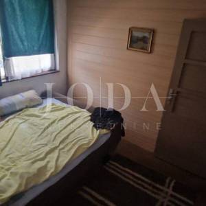 Crikvenica, kuća uz more, idealna prilika za renovaciju u drugom redu