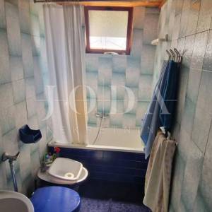 Crikvenica, kuća uz more, idealna prilika za renovaciju u drugom redu