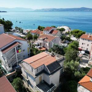 Crikvenica, kuća uz more, idealna prilika za renovaciju u drugom redu