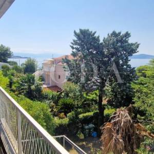 Crikvenica, kuća uz more, idealna prilika za renovaciju u drugom redu