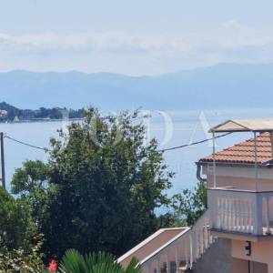 Crikvenica, kuća uz more, idealna prilika za renovaciju u drugom redu