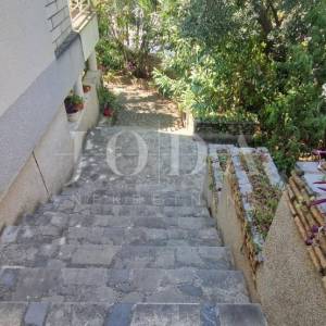 Crikvenica, kuća uz more, idealna prilika za renovaciju u drugom redu