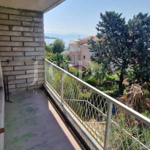 Crikvenica, kuća uz more, idealna prilika za renovaciju u drugom redu