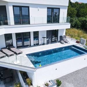 Crikvenica moderna kuća sa bazenom