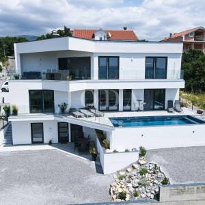 Crikvenica moderna kuća sa bazenom