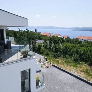Crikvenica moderna kuća sa bazenom