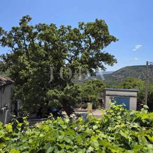 Crikvenica, obnovljena kuća u zaleđu