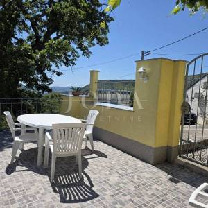 Crikvenica, obnovljena kuća u zaleđu
