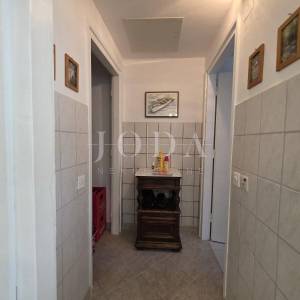 Crikvenica, obnovljena kuća u zaleđu