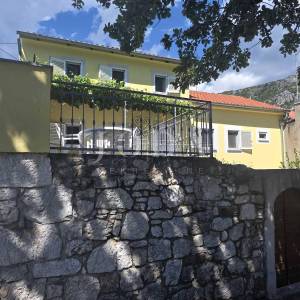 Crikvenica, obnovljena kuća u zaleđu