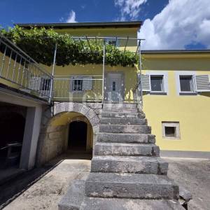 Crikvenica, obnovljena kuća u zaleđu