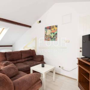 Crikvenica, samostojeća apartmanska kuća s bazenom
