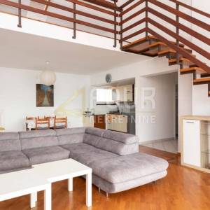 Crikvenica, samostojeća apartmanska kuća s bazenom
