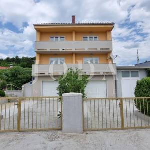 Crikvenica, samostojeća kuća sa bazenom!