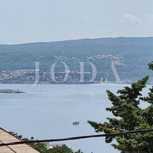Crikvenica, samostojeća kuća sa bazenom!