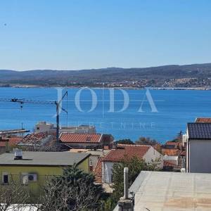 Crikvenica-stan na prvom katu u blizini centra i mora