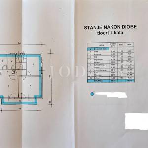 Crikvenica, stan s garažom i velikom okućnicom, samo 60 m od mora