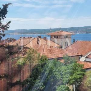 Crikvenica stan sa krovnim balkonom