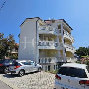 Crikvenica stan sa pogledom i parkingom