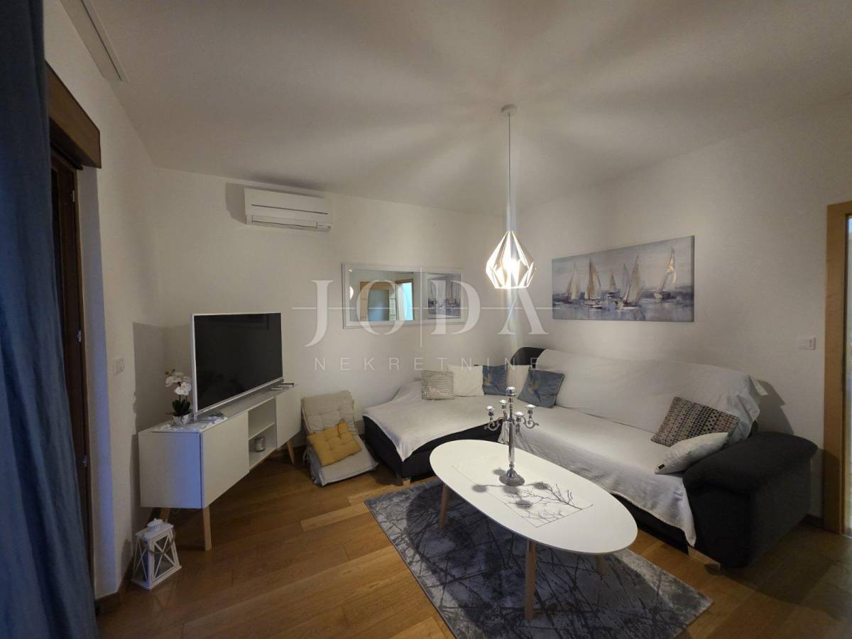 Crikvenica, stan u prizemlju na odličnoj lokaciji