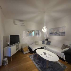 Crikvenica, stan u prizemlju na odličnoj lokaciji