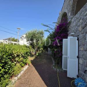CRIKVENICA, tri stambene jedinice sa okućnicom