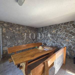 CRIKVENICA, tri stambene jedinice sa okućnicom