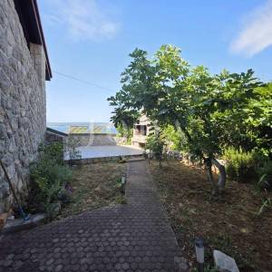 CRIKVENICA, tri stambene jedinice sa okućnicom
