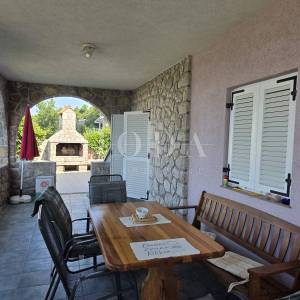 CRIKVENICA, tri stambene jedinice sa okućnicom