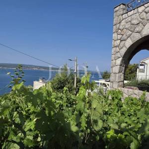 CRIKVENICA, tri stambene jedinice sa okućnicom