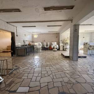 CRIKVENICA, TRIBALJ - Poslovni prostor s projektom za još tri stana!