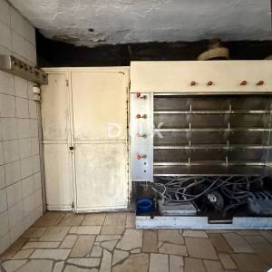 CRIKVENICA, TRIBALJ - Poslovni prostor s projektom za još tri stana!