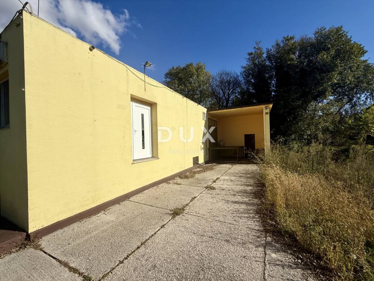 CRIKVENICA, TRIBALJ - Poslovni prostor s projektom za još tri stana!