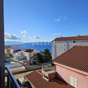 Crikvenica, trosobni stan sa garažom