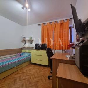 CRIKVENICA, trosobni stan u širem centru grada
