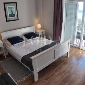 Crikvenica velika etaža potpuno opremljena i namještena