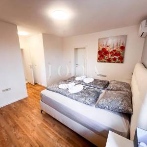 Crikvenica, vila sa bazenom i pogledom na more!