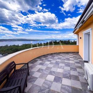 Crikvenica, vila sa bazenom i pogledom na more!