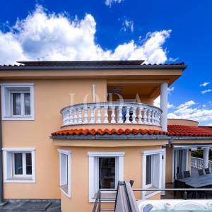 Crikvenica, vila sa bazenom i pogledom na more!