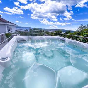 Crikvenica, vila sa bazenom i pogledom na more!