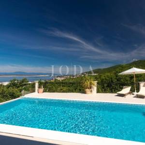 Crikvenica vila sa bazenom