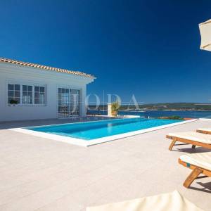 Crikvenica vila sa bazenom