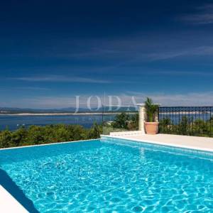 Crikvenica vila sa bazenom