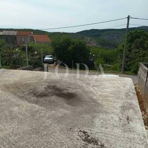 CRIKVENICA, zaleđe započeta gradnja 