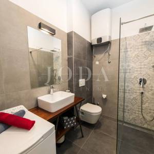 Crni mol apartman 50m od mora
