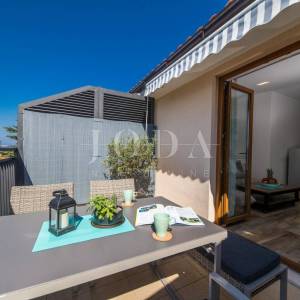 Crni mol apartman 50m od mora