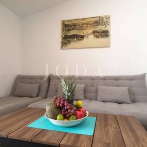 Crni mol apartman 50m od mora