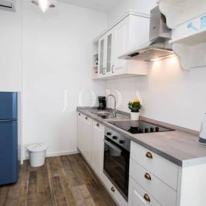 Crni mol apartman 50m od mora