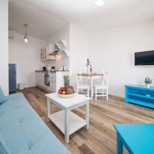 Crni mol apartman 50m od mora