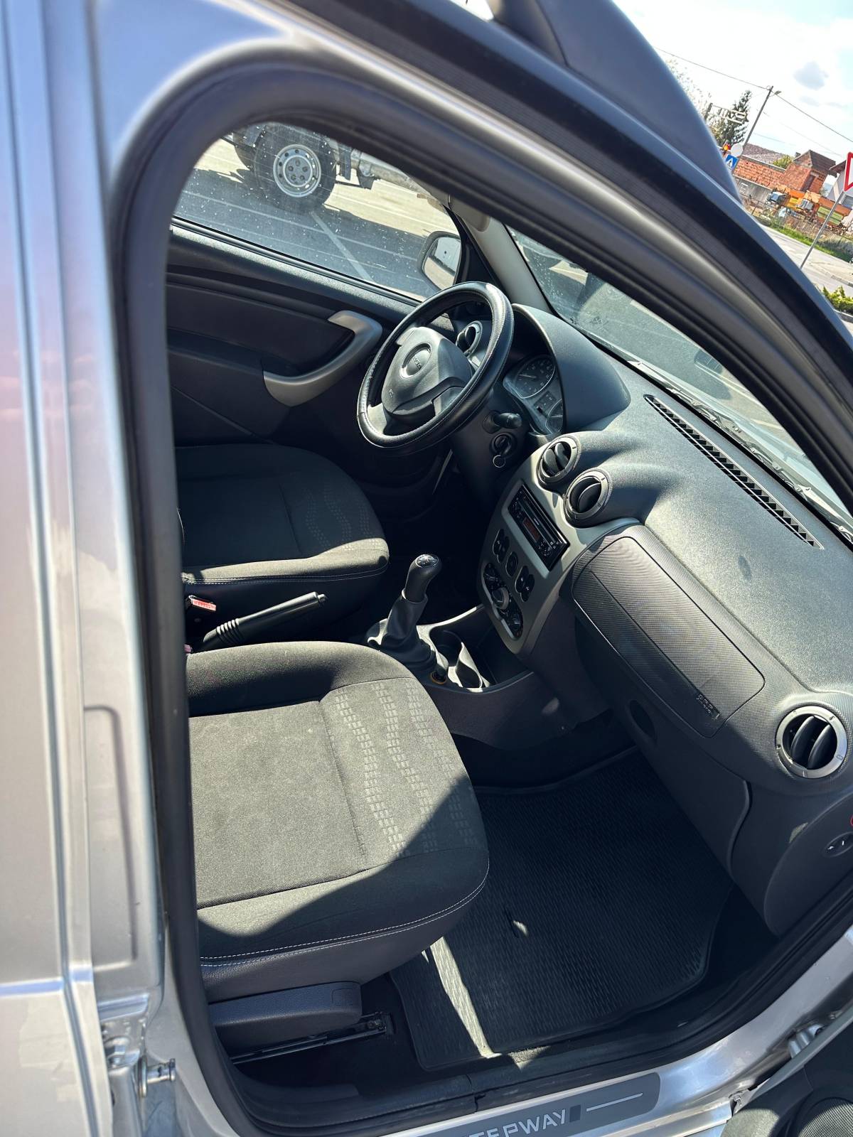 DACIA SANDERO 1.6